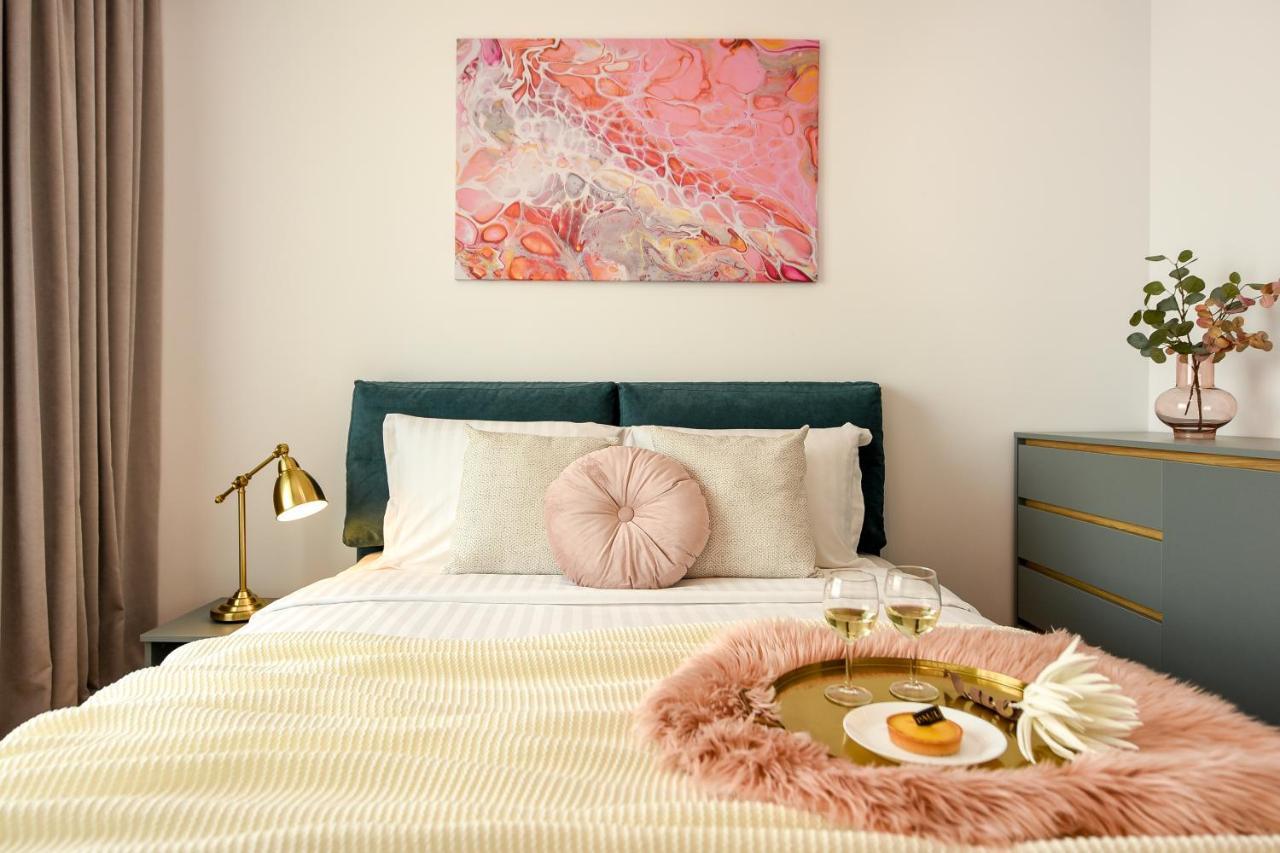 Eye Candy Romexpo 2-Bedroom With Free Parking Bucarest Esterno foto