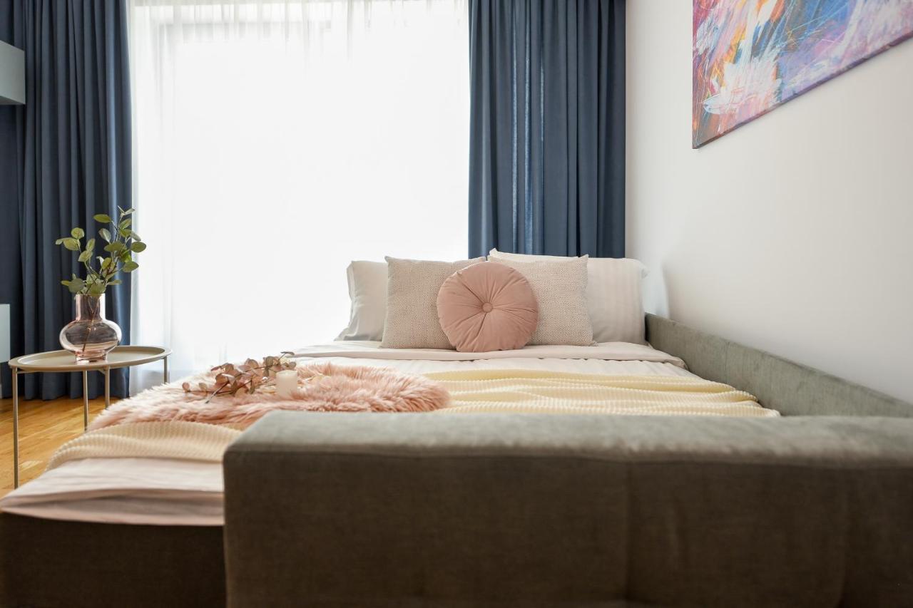 Eye Candy Romexpo 2-Bedroom With Free Parking Bucarest Esterno foto