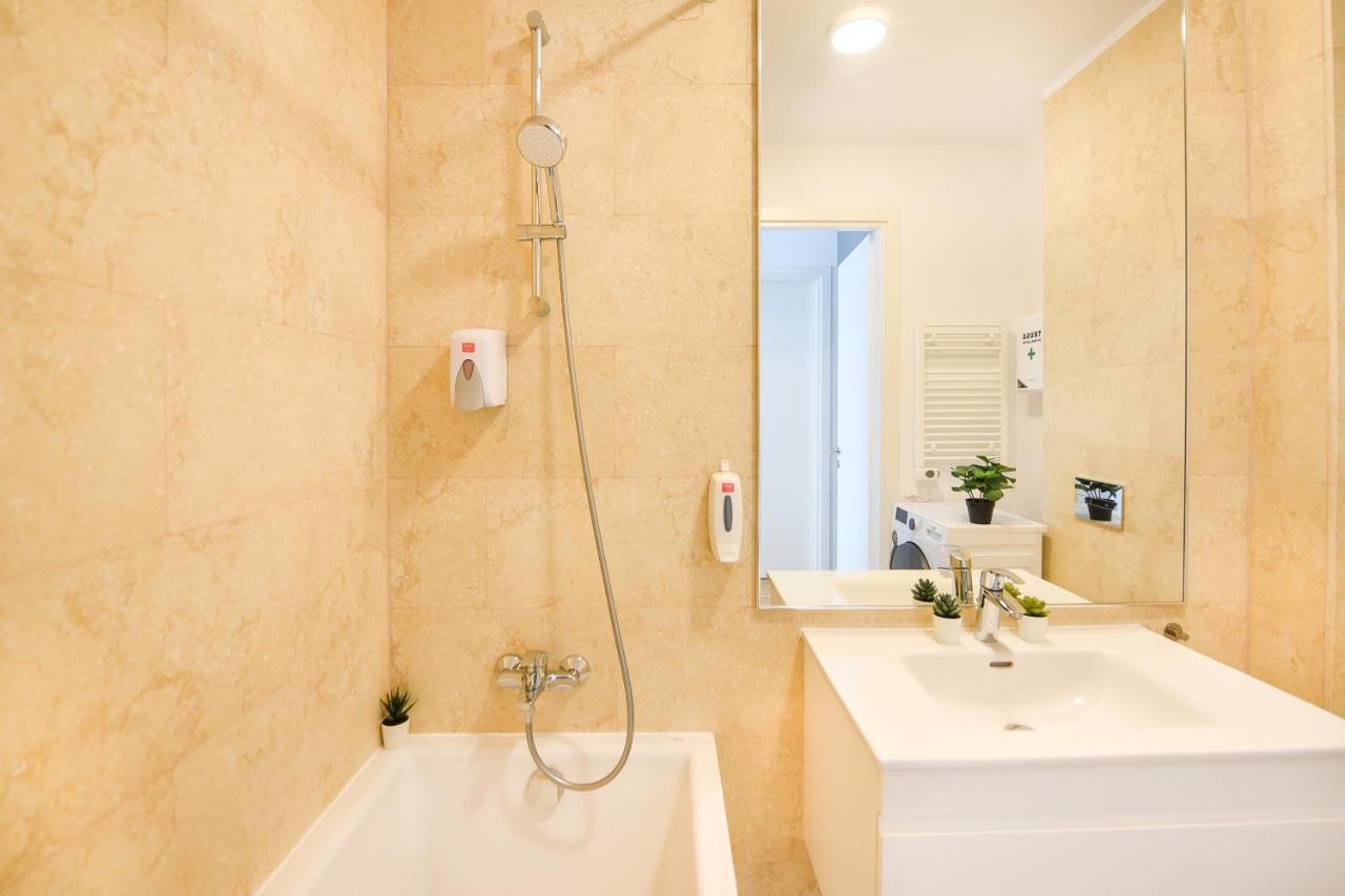 Eye Candy Romexpo 2-Bedroom With Free Parking Bucarest Esterno foto