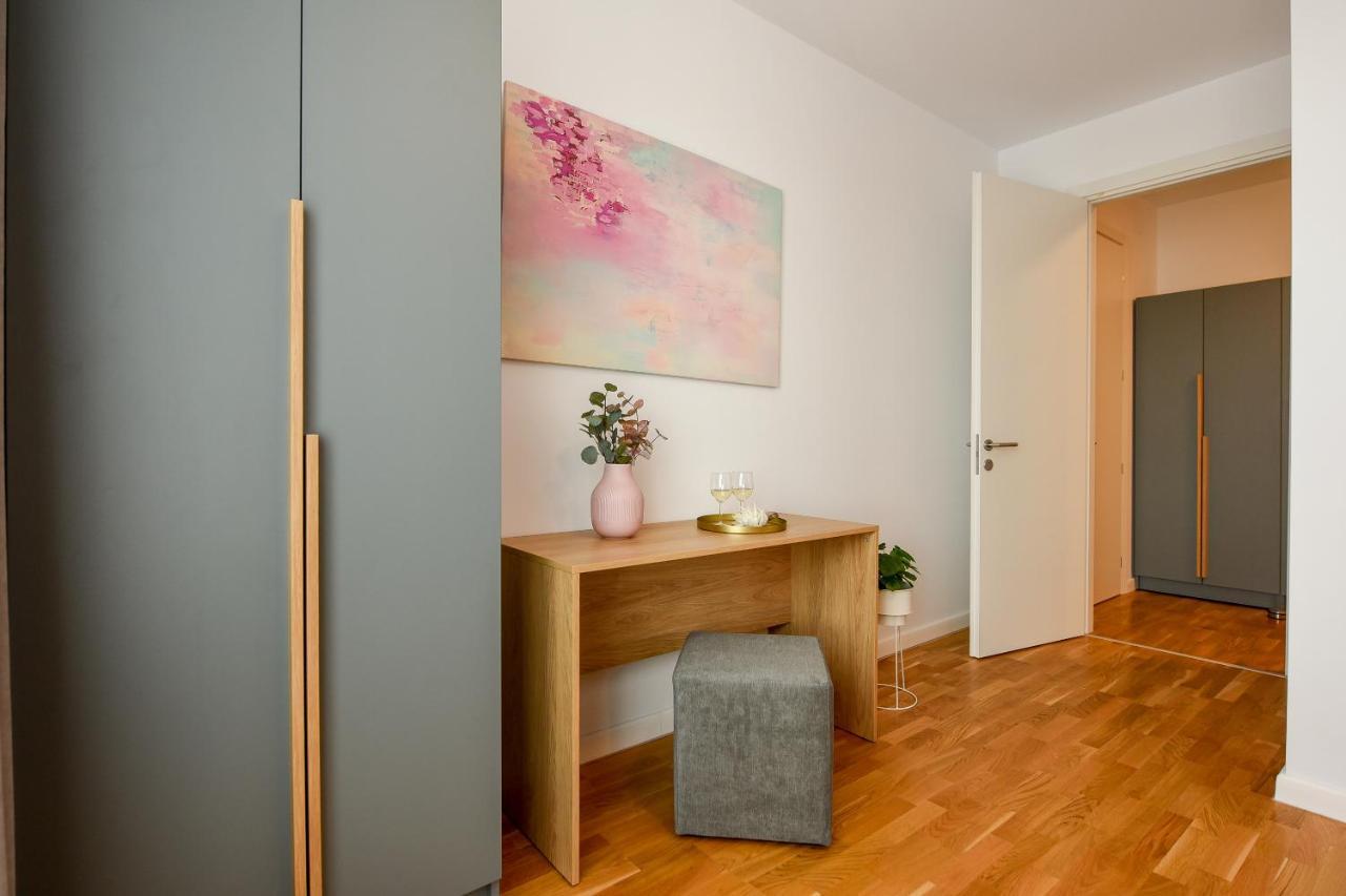Eye Candy Romexpo 2-Bedroom With Free Parking Bucarest Esterno foto