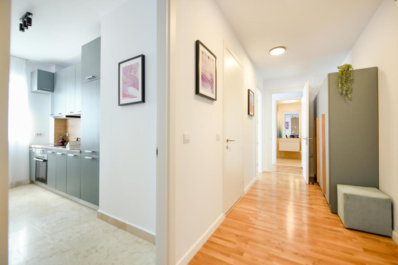 Eye Candy Romexpo 2-Bedroom With Free Parking Bucarest Esterno foto